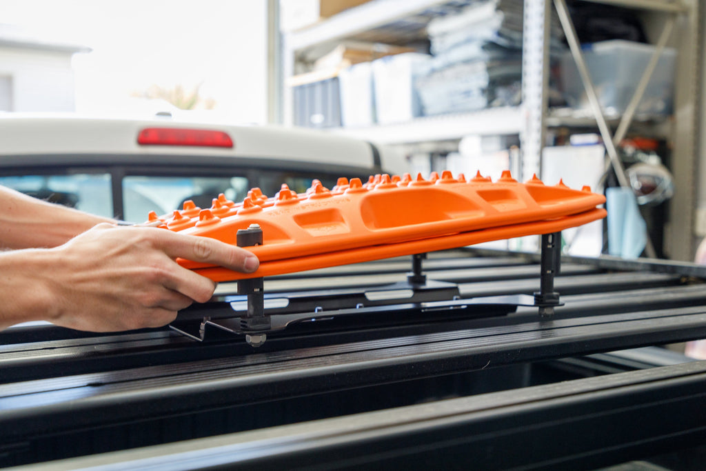 Overland Kitted Universal Mounting Plate for MAXTRAX® Mini