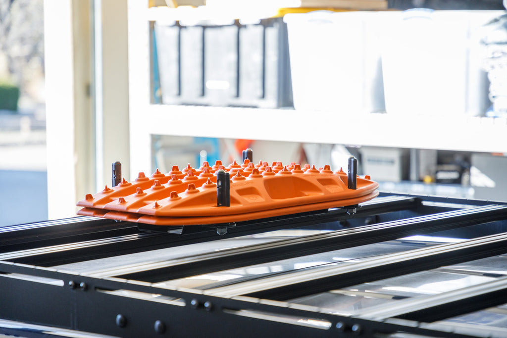 Overland Kitted Universal Mounting Plate for MAXTRAX® Mini