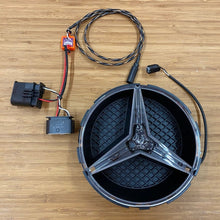 Load image into Gallery viewer, LED Grill Emblem Sprinter 907