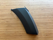 Load image into Gallery viewer, Front Fender Trim Sprinter 907