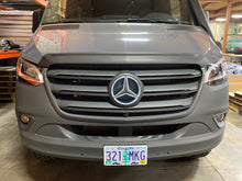Load image into Gallery viewer, LED Grill Emblem Sprinter 907