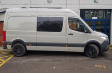 Load image into Gallery viewer, Fender Armor Kit Sprinter 907