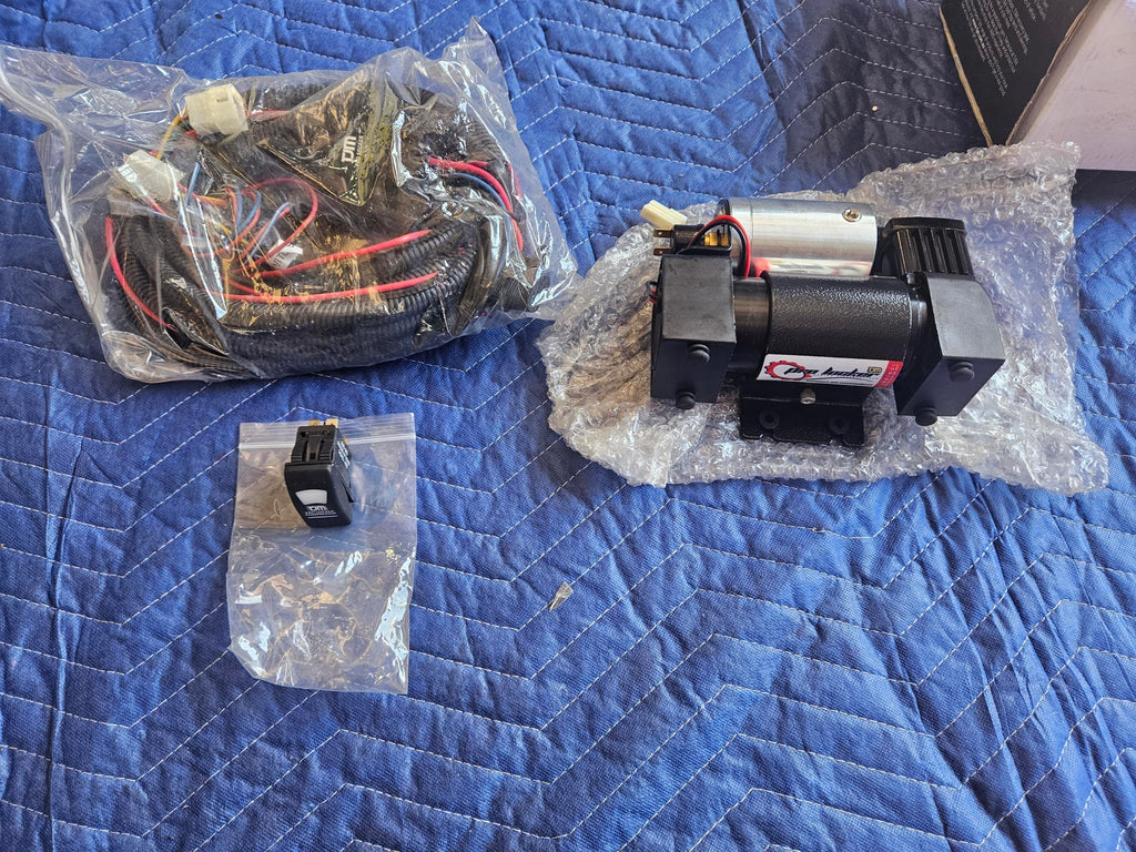 TJM Pro Locker Compact Air Compressor 12V – Brand New (GARAGE SALE)